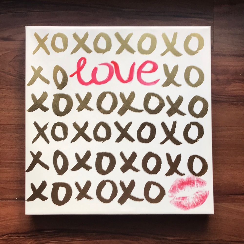Pink and Gold “XOXO” Wall Decoration